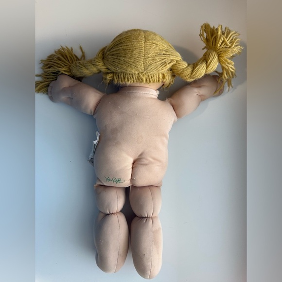 Vintage Cabbage Patch Kids Doll with Butterscotch Hair and Blue Eyes - Picture 7 of 13
